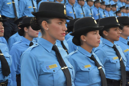 MUJER-POLICIA.jpg