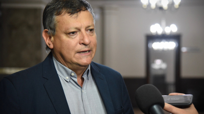 Peppo espera no tener que emitir bono provincial ante la crisis económica