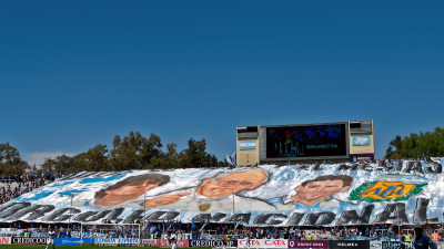 Gimnasia derrotó a Godoy Cruz y Víctor Ayala honró a Maradona con dos golazos