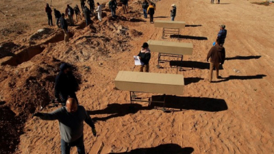 Hallan 42 cuerpos en una fosa clandestina en el noroeste de México