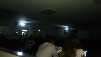 La Cámara de Diputados a oscuras