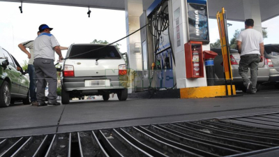 Se termina el congelamiento de precios de los combustibles