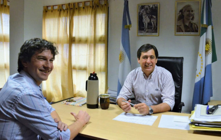 GUSTAVO-RECIBIÓ-A-DIEGO-ARE.jpg