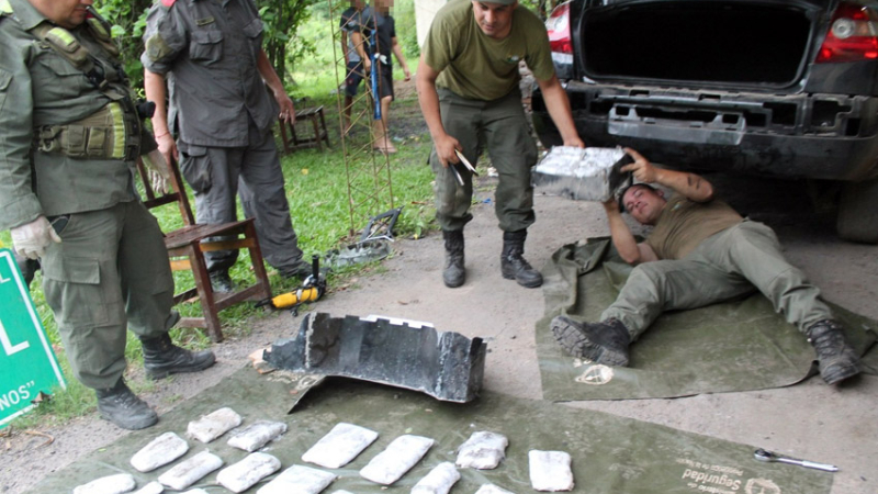 “Heidi”, el can detector de narcóticos, descubrió que una pareja ocultaba marihuana y cocaína en su auto