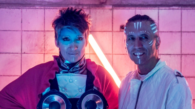 Aterciopelados lanza una nueva versión del clásico de Soda Stereo "En la ciudad de la furia"