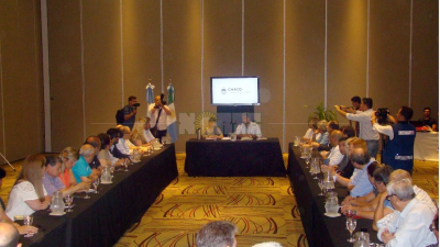 Junto con 25 partidos, Capitanich inició la agenda de concertación política