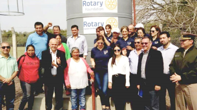 Con agua potable, el Rotary Club lleva salud a colonias rurales