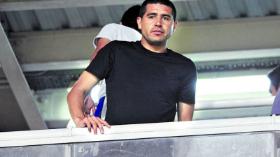 Viaje a Paraguay y definición del DT, las primeras actividades de Riquelme como dirigente de Bo