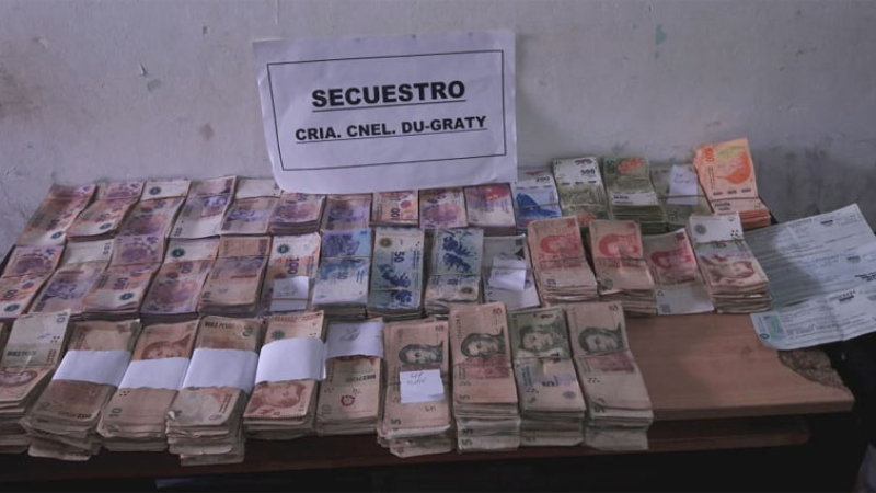 Rompió un vidrio, sustrajo 380 mil pesos y fue atrapado en minutos