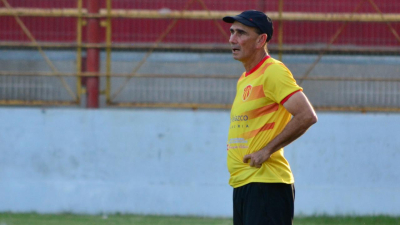 Valdez: "Tratamos de ser un equipo ordenado y de manejar el balón"