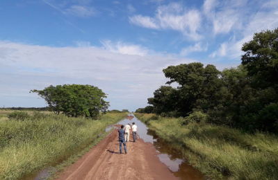 Limpieza de canales y alcantarillados para agilizar escurrimiento del agua en el sudoeste