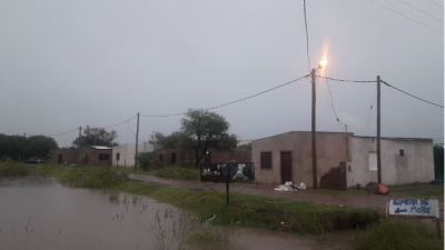 Anegamientos y familias afectadas en el barrio Quinta 10 de Villa Ángela