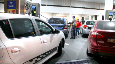 Alivio para el bolsillo: se extiende el congelamiento en combustibles