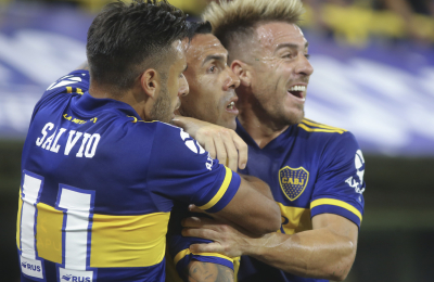 Boca goleó al colista Godoy Cruz y le metió presión a River al alcanzarlo en la cima