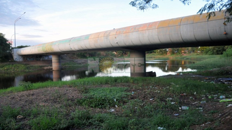 Una mujer en situación de calle denunció que fue violada abajo del puente De Los Inmigrantes