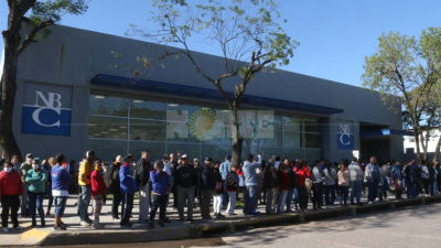 A pesar del caos en los bancos, la viceministra de Salud dijo que ayer no se rompió la cuarentena  