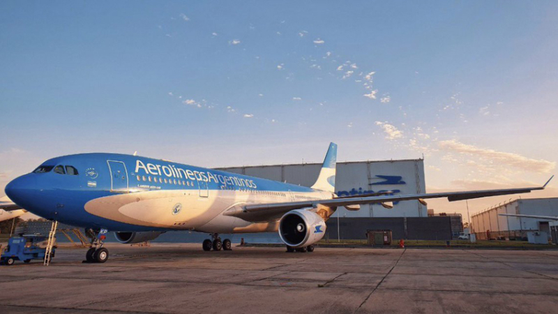 Parte el segundo vuelo de Aerolíneas que portará 14 toneladas de insumos de China