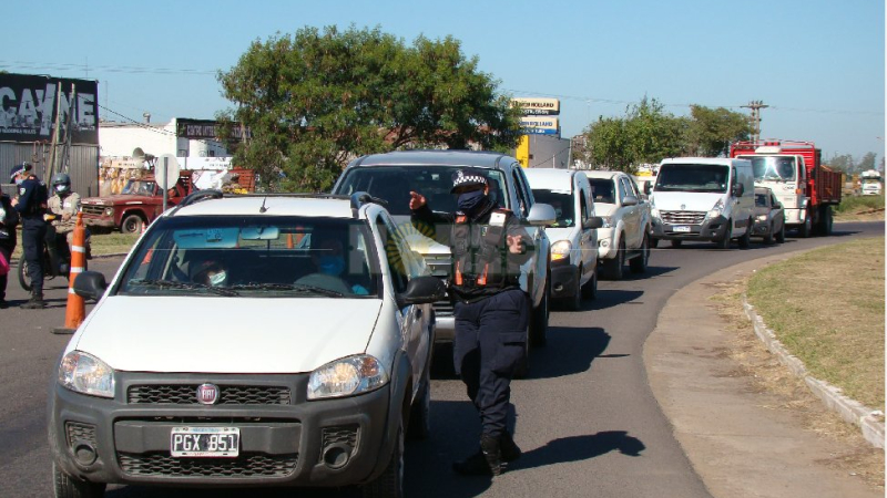 El uso del barbijo casero será obligatorio en el transporte público de todo el país desde el próximo lunes