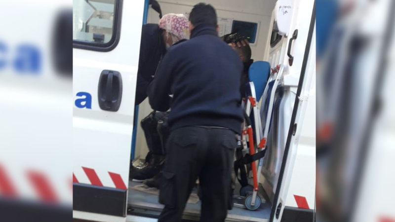 Heroico rescate: sacaron a una mujer dentro de una casa en pleno incendio