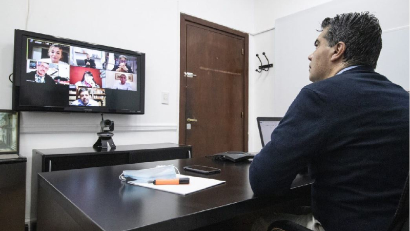 Capitanich y equipos de educación analizaron propuestas de formación