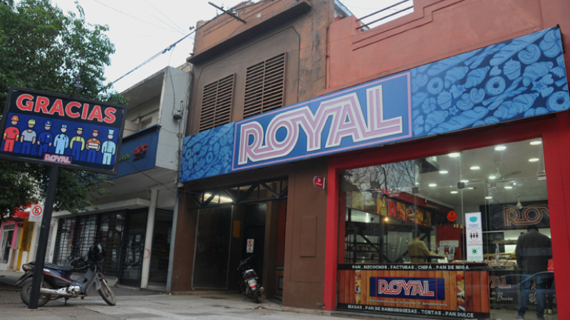 “Cerramos tres locales, estamos llenos de deudas”