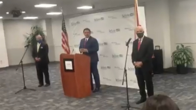Un argentino increpó al gobernador de Florida y lo acusó de no hacer nada frente al Covid-19
