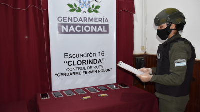 Contrabando en Formosa: viajaba con 8 celulares y dos lingotes de oro sin el aval legal