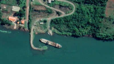 Barco varado en Paraguay podría contaminar parte del río Paraná