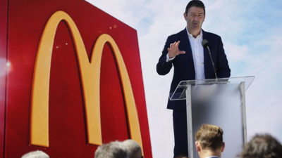 McDonald’s demanda a exCEO por supuestas relaciones con empleados