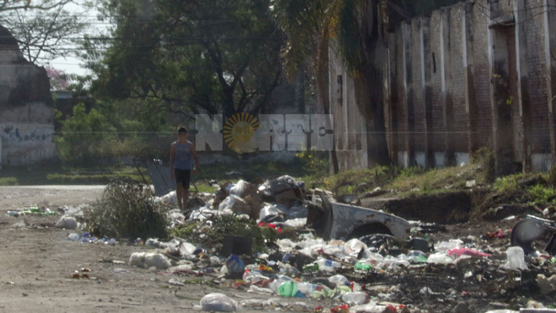 La basura sigue siendo componente esencial del paisaje de Resistencia