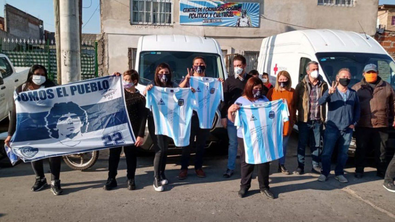 Maradona y una generosa donación para Villa Fiorito
