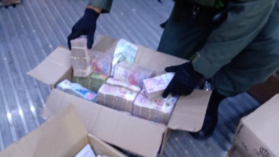 Trasladaban ilegalmente dólares, guaraníes, pesos y un lingote de oro