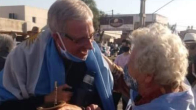 Dionisio Scarpín marchó contra la cuarentena y tiene coronavirus