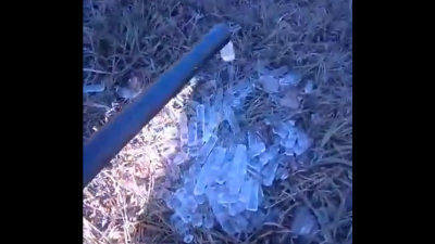 Viral: el frío congeló el agua de red y por la manguera salían cubitos de hielo