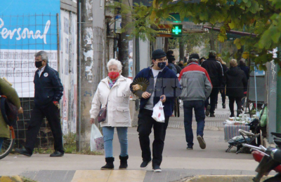 Más restricciones para grupos de riesgo y marcado relajamiento social