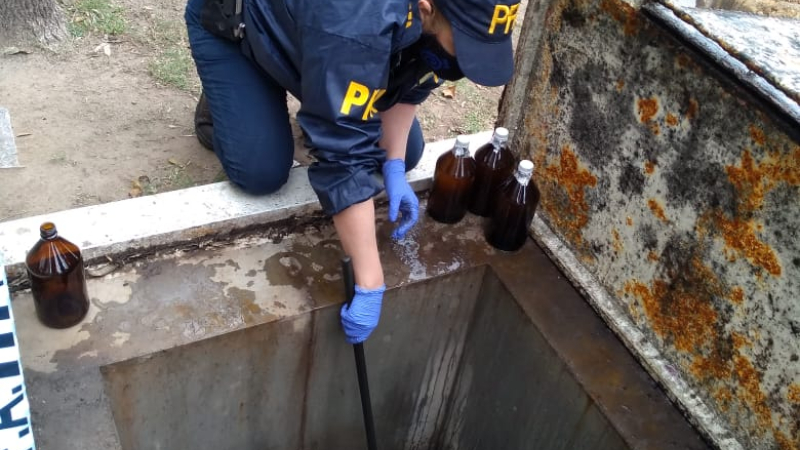 Desmantelan una red criminal que robó combustible y arrojó hidrocarburos al Riachuelo