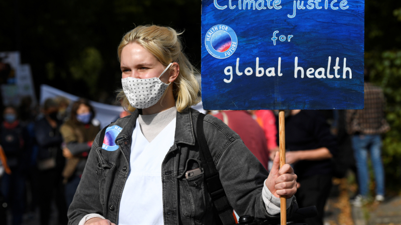 Jóvenes retomaron manifestaciones contra el cambio climático
