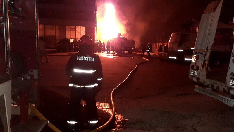 Un tremendo incendio en la usina de Barranqueras dejó sin luz al Gran Resistencia esta madrugada