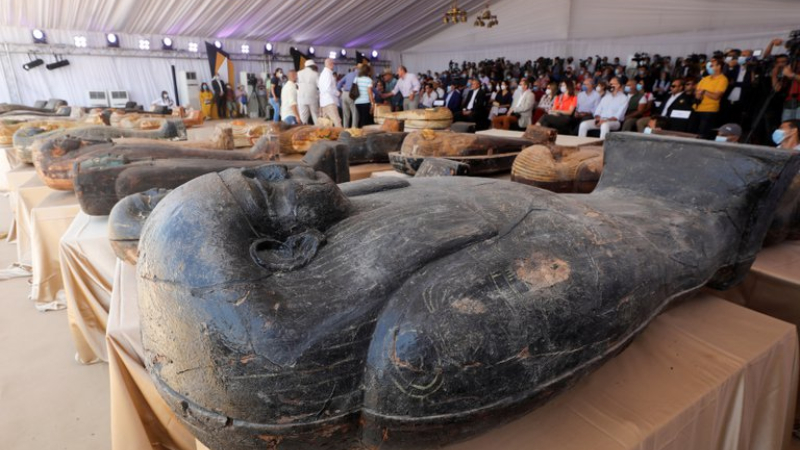 Egipto: presentaron 59 sarcófagos de 2.600 años de antigüedad con momias intactas