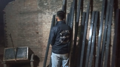 Sorprendidos robando mallas y perfiles del ferrocarril en Charata