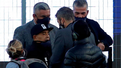 Maradona internado en una clínica de La Plata