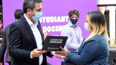 Massa: "la conectividad es el camino para romper la brecha digital en la Argentina"