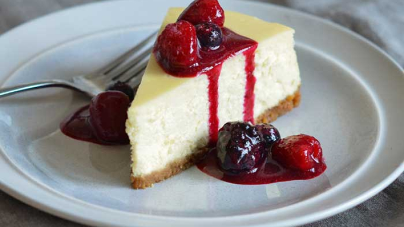 Delicioso cheesecake con frutos rojos con sólo 110 calorías por porción ?