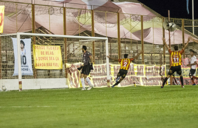 Sarmiento ganó y se metió  en cuartos