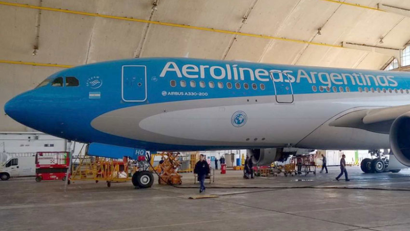 Partió el tercer vuelo para traer vacunas desde Moscú
