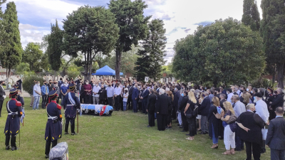Los restos del expresidente Carlos Saúl Menem descansan en el cementerio islámico junto a su hijo