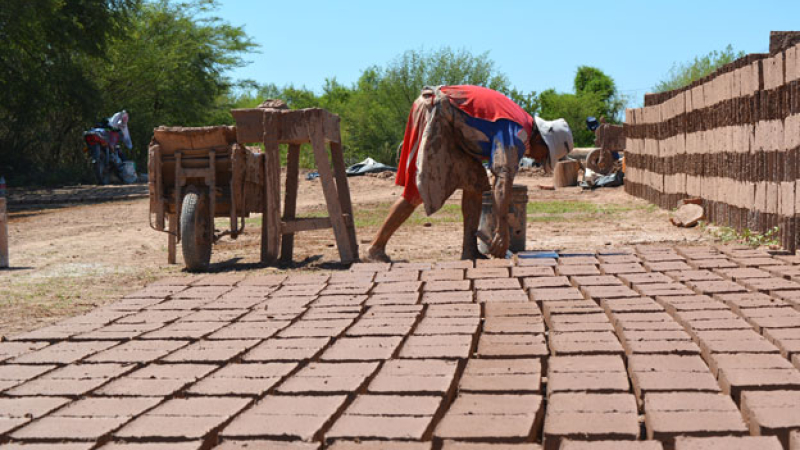 En Sáenz Peña se producen cuatro millones de ladrillos mensuales