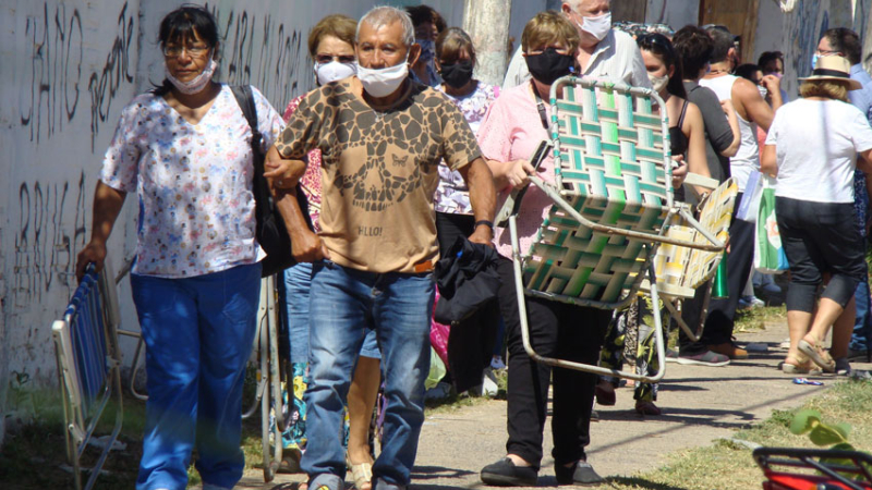 Información errónea generó tensión en vacunatorios de Resistencia