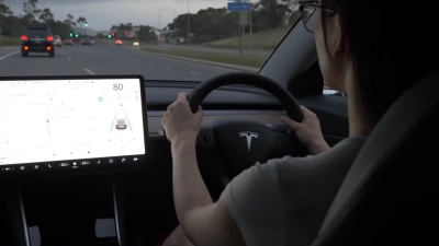 Ejército chino prohíbe vehículos de Tesla en sus dependencias  