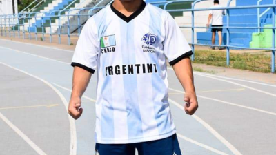 Tres chaqueños convocados a las selecciones nacionales de vóley sentado y fútbol talla baja